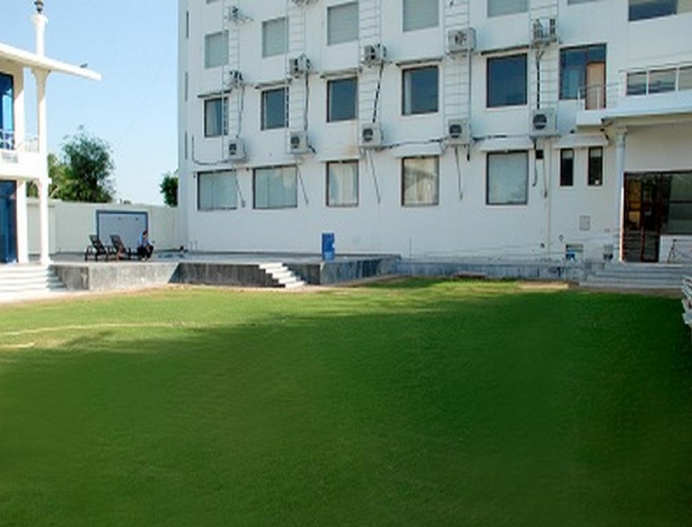 La Premier Spa And Resort Amer Екстериор снимка